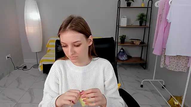 Snapshot of Lilia_Redy chatting on April 12, 2026, 1:25 pm Lilia Redy online show from April 12, 2026, 1:25 pm