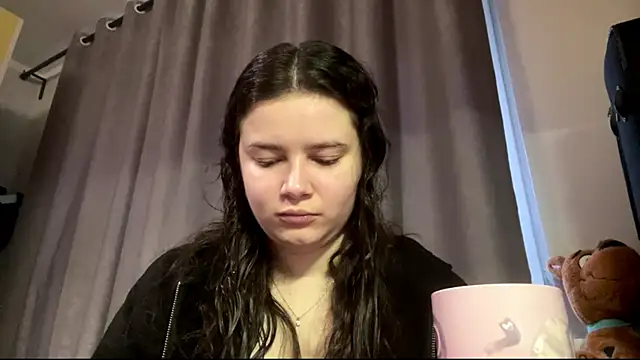 Snapshot of LonnaVandal chatting on May 6, 2026, 5:50 pm LonnaVandal online show from May 6, 2026, 5:50 pm