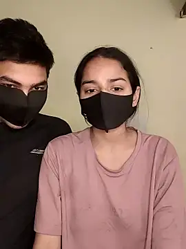 HOT-COUPLE Y online show from April 13, 2026, 2:43 pm