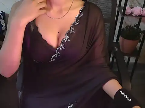 Snapshot of shreya___ chatting on April 17, 2026, 6:16 am shreya online show from April 17, 2026, 6:16 am