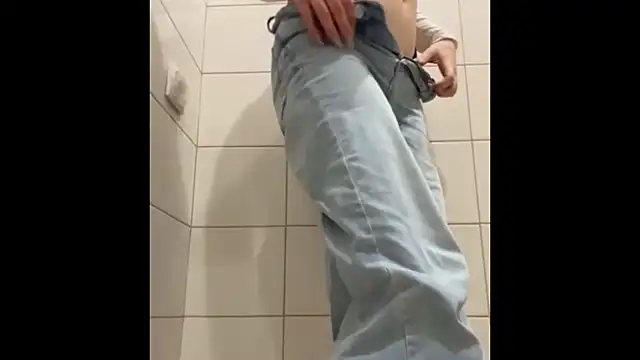 Snapshot of messybun28 chatting on April 12, 2026, 1:58 pm messybun28 online show from April 12, 2026, 1:58 pm