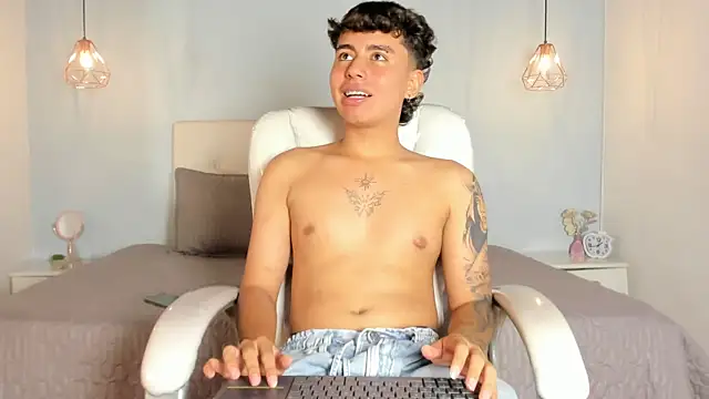 Malakay 18 online show from April 12, 2026, 2:48 am