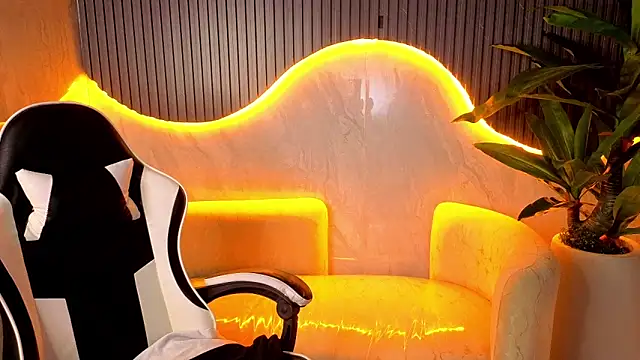 evelin tp online show from April 13, 2026, 10:58 pm