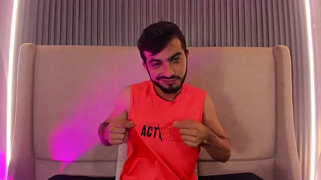 EmmanuelVoss online show from April 16, 2026, 4:35 am