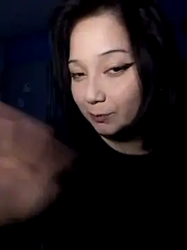 kitten venuss online show from April 13, 2026, 6:39 am