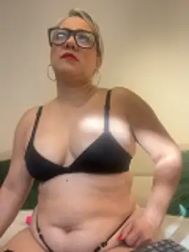 Snapshot of Camila_Noer chatting on May 12, 2026, 12:44 pm Camila Noer online show from May 12, 2026, 12:44 pm