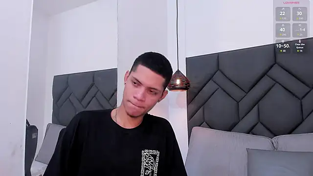 Snapshot of Axel_marcus chatting on April 11, 2026, 10:35 pm Axel marcus online show from April 11, 2026, 10:35 pm