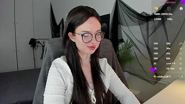Snapshot of RisoSweet chatting on May 11, 2026, 8:39 pm RisoSweet online show from May 11, 2026, 8:39 pm