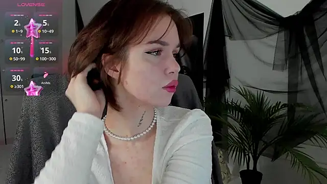 Snapshot of RisoSweet chatting on April 18, 2026, 8:31 pm RisoSweet online show from April 18, 2026, 8:31 pm