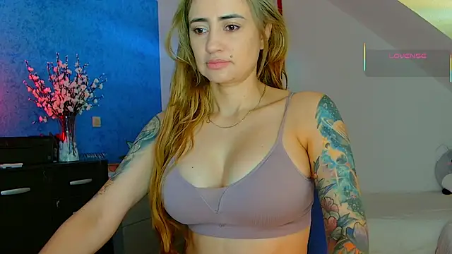 Snapshot of pennyyy_ chatting on May 19, 2026, 10:55 am pennyyy online show from May 19, 2026, 10:55 am