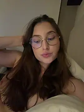 Snapshot of Sweet-daisha chatting on July 17, 2026, 1:36 am Sweet-daisha online show from July 17, 2026, 1:36 am