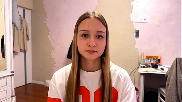 MaryjaneMayeux online show from April 14, 2026, 9:25 am