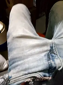 hottboyyz online show from May 3, 2026, 2:31 pm