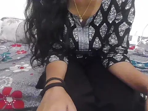 Snapshot of Malikaaa_V chatting on July 29, 2026, 6:40 pm Malikaaa V online show from July 29, 2026, 6:40 pm