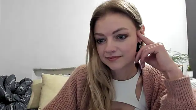 Snapshot of Severina7 chatting on April 22, 2026, 8:04 pm Severina7 online show from April 22, 2026, 8:04 pm