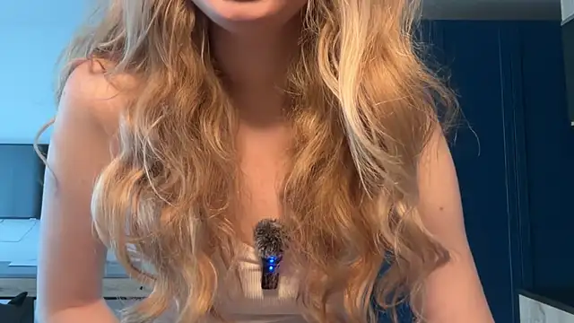 Snapshot of AliceStruble chatting on May 24, 2026, 10:15 am AliceStruble online show from May 24, 2026, 10:15 am