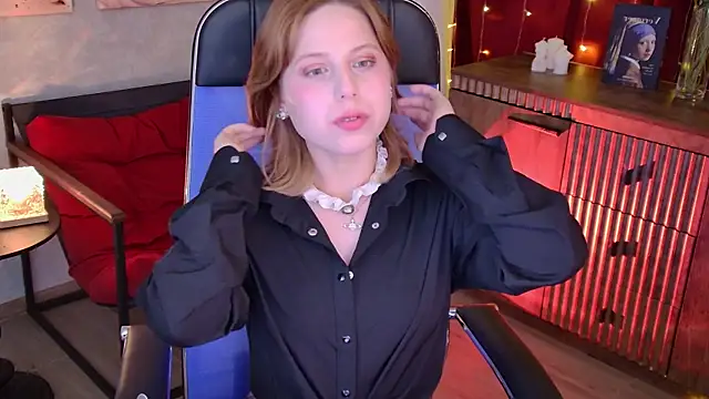 VivienneHebert online show from June 25, 2026, 12:54 pm