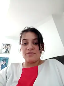 rosemilkbobs online show from April 24, 2026, 7:16 pm