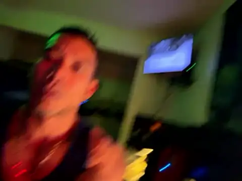 Snapshot of smoothripz chatting on April 13, 2026, 3:43 am smoothripz online show from April 13, 2026, 3:43 am