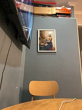 Vksi love online show from April 16, 2026, 9:39 pm