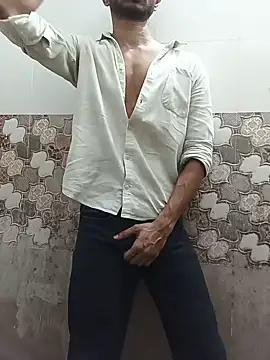 Snapshot of itsmemadhu2019 chatting on May 24, 2026, 1:00 pm itsmemadhu2019 online show from May 24, 2026, 1:00 pm