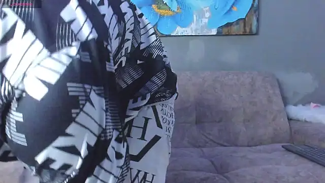 LeoVargasHot online show from April 12, 2026, 9:18 pm