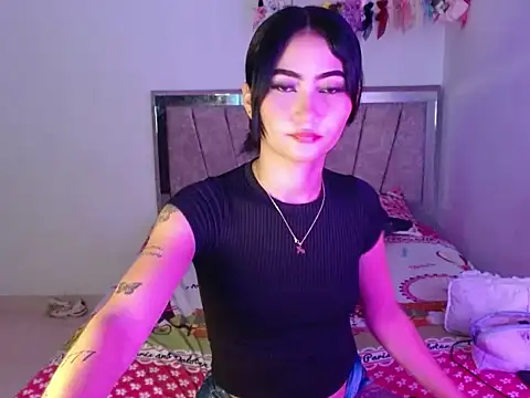 Dulcesexy18 online show from June 24, 2026, 11:02 pm