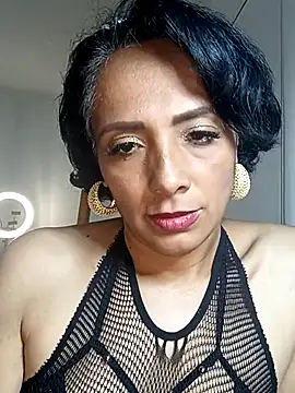 Nicole Sterling online show from April 28, 2026, 11:09 pm