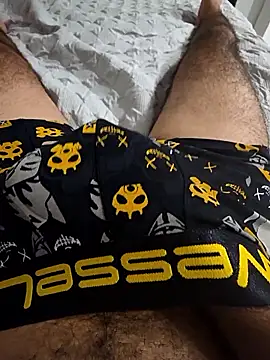 tugrueso2699 online show from April 14, 2026, 11:43 pm