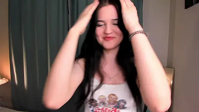 Snapshot of VeeSweetss chatting on May 15, 2026, 7:45 pm VeeSweetss online show from May 15, 2026, 7:45 pm