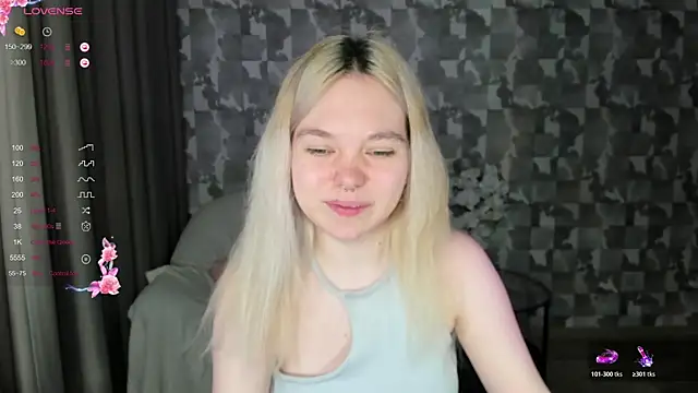 Anna Delon online show from April 22, 2026, 4:36 pm