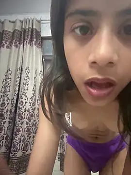 Alisha Queen55 online show from May 6, 2026, 7:40 pm