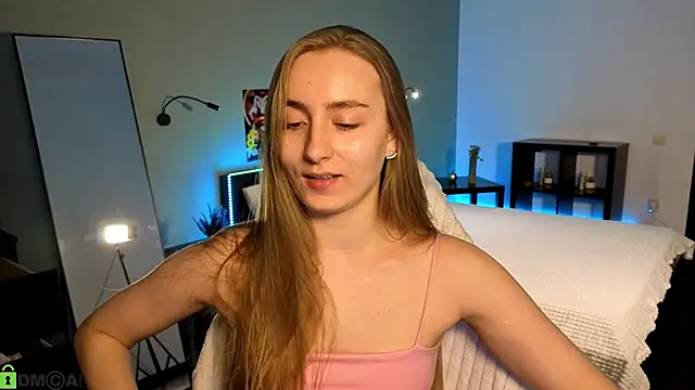 Your Emily25 online show from May 11, 2026, 8:05 am