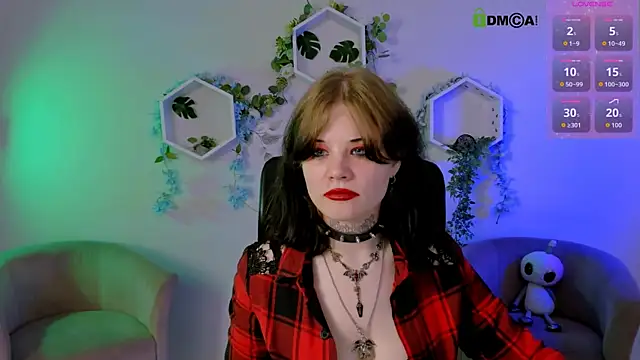 nikki kiss  online show from July 6, 2026, 8:32 am