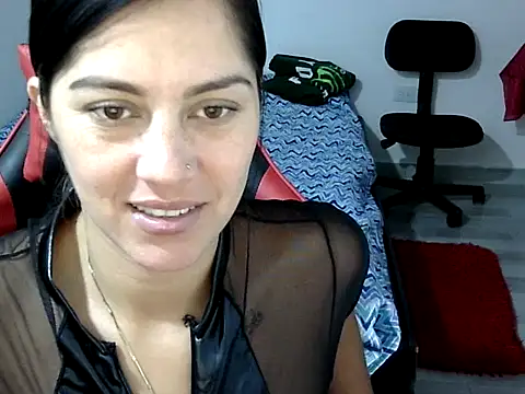 Snapshot of Bandida553 chatting on May 25, 2026, 7:23 pm Bandida553 online show from May 25, 2026, 7:23 pm