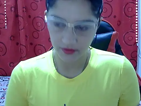 Snapshot of Bandida553 chatting on April 21, 2026, 11:22 pm Bandida553 online show from April 21, 2026, 11:22 pm