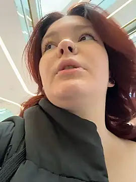 kinky  fox online show from April 29, 2026, 11:14 am