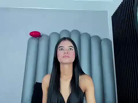 Snapshot of luna-bella_ chatting on April 25, 2026, 3:09 am luna-bella online show from April 25, 2026, 3:09 am