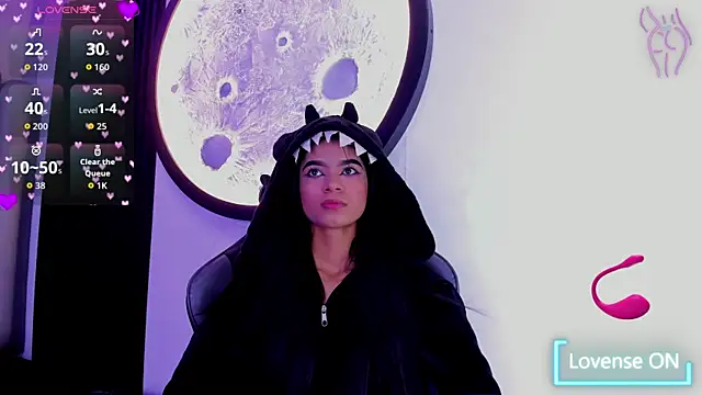 Snapshot of luna-bella_ chatting on May 30, 2026, 5:36 am luna-bella online show from May 30, 2026, 5:36 am