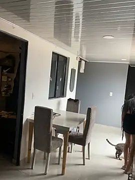 valen lewiiz online show from April 19, 2026, 6:43 pm