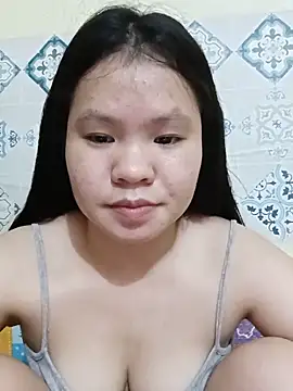 Snapshot of Seraphinahh chatting on June 12, 2026, 12:58 pm Seraphinahh online show from June 12, 2026, 12:58 pm