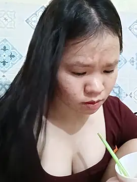 Snapshot of Seraphinahh chatting on May 21, 2026, 3:42 pm Seraphinahh online show from May 21, 2026, 3:42 pm