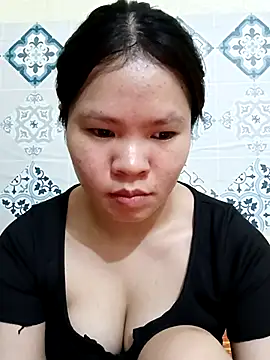 Snapshot of Seraphinahh chatting on May 7, 2026, 4:21 pm Seraphinahh online show from May 7, 2026, 4:21 pm