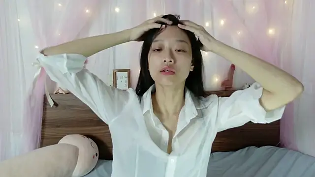 Snapshot of shy_pink_doll chatting on July 24, 2026, 3:41 pm shy pink doll online show from July 24, 2026, 3:41 pm