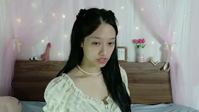 Snapshot of shy_pink_doll chatting on July 26, 2026, 3:52 pm shy pink doll online show from July 26, 2026, 3:52 pm