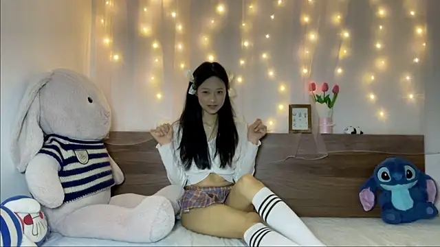 Snapshot of shy_pink_doll chatting on May 20, 2026, 1:52 pm shy pink doll online show from May 20, 2026, 1:52 pm