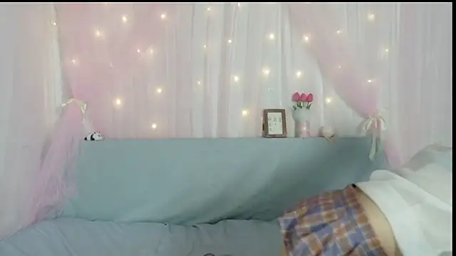 Snapshot of shy_pink_doll chatting on July 31, 2026, 3:42 pm shy pink doll online show from July 31, 2026, 3:42 pm