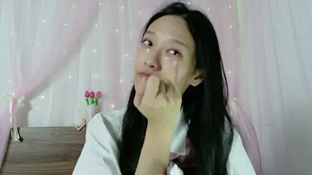 Snapshot of shy_pink_doll chatting on July 25, 2026, 3:40 pm shy pink doll online show from July 25, 2026, 3:40 pm