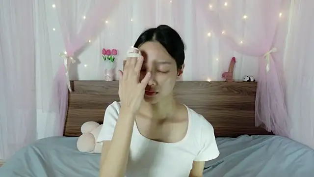 Snapshot of shy_pink_doll chatting on July 22, 2026, 3:47 pm shy pink doll online show from July 22, 2026, 3:47 pm