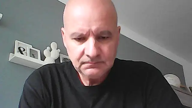 mannohmann5 online show from August 4, 2026, 7:24 am